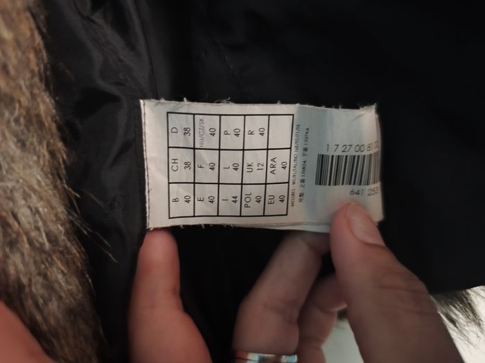 Veste sans manches avec "fourrure" - photo numéro 3