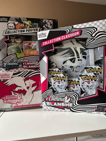 Lot flamme blanche ETB + classeur+ poster