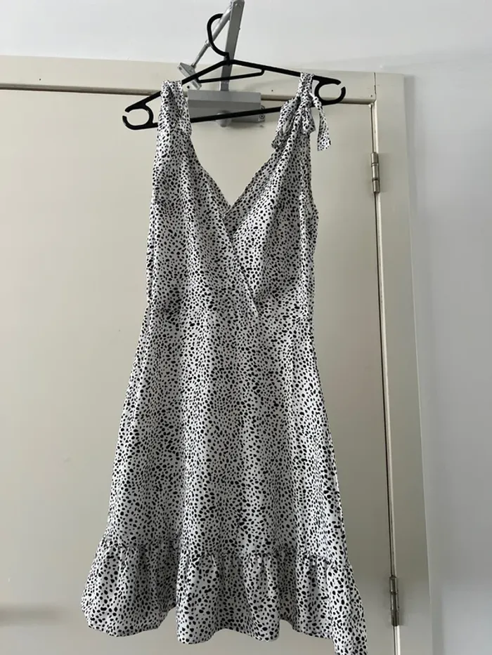 Jolie robe noir et blanc taille S