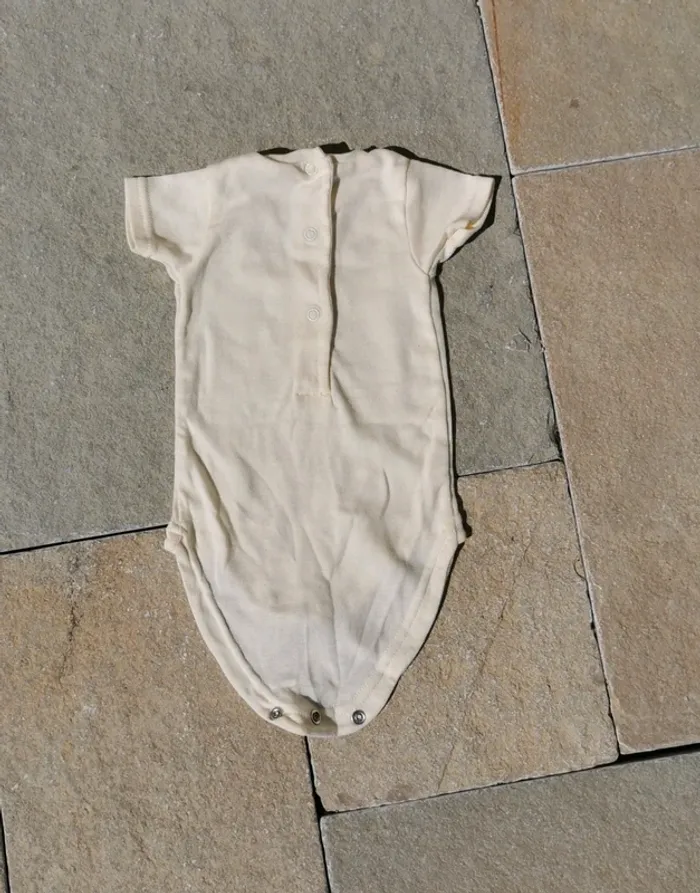 Tee-shirt Bodie manches courtes 3 mois aubisou - photo numéro 2