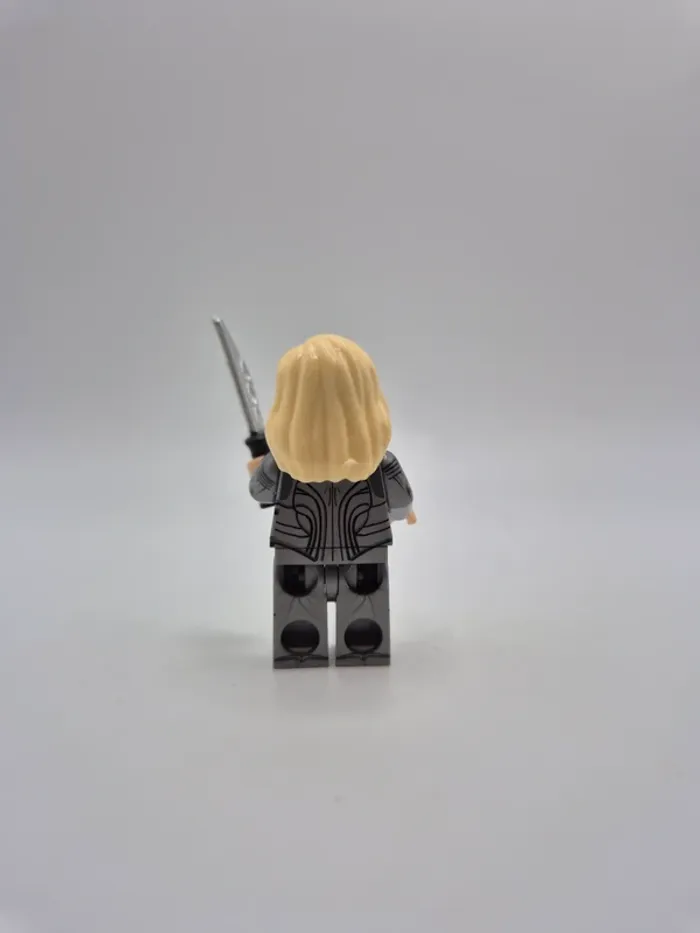 Figurine type lego Elfe Galadriel seigneur des anneaux / hobbit - photo numéro 3