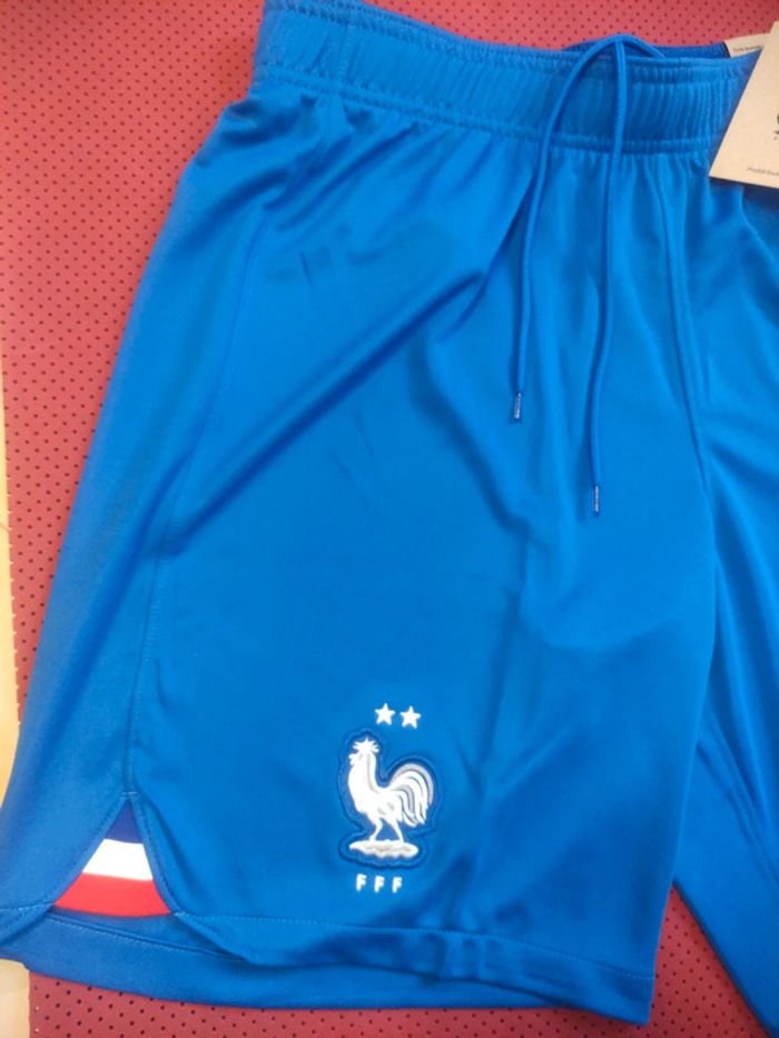 Short de foot France, Nike Authentique Officiel taille Adulte Homme M, Neuf - photo numéro 2
