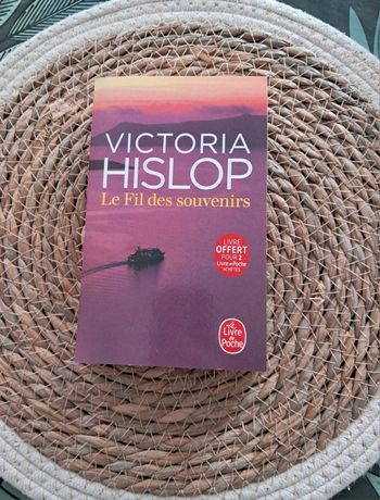Livre Le fil des souvenirs Victoria Hislop