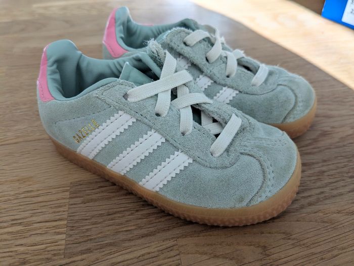 Basket Gazelle Turquoise Adidas - pointure 21 - photo numéro 2