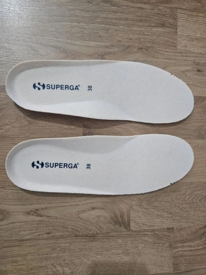Bottines noires Superga neuves jamais portées dans leur boîte d'origine taille 38 - photo numéro 8