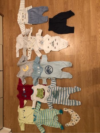 Lot vêtements bébé 1 mois