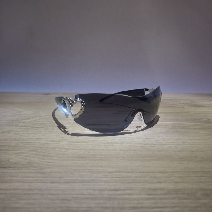 Lunettes de Soleil Coeur Doré - Y2K Vintage 90s-2000s - Unisexe Sunglasses - Verres Teintés  Noirs - photo numéro 4