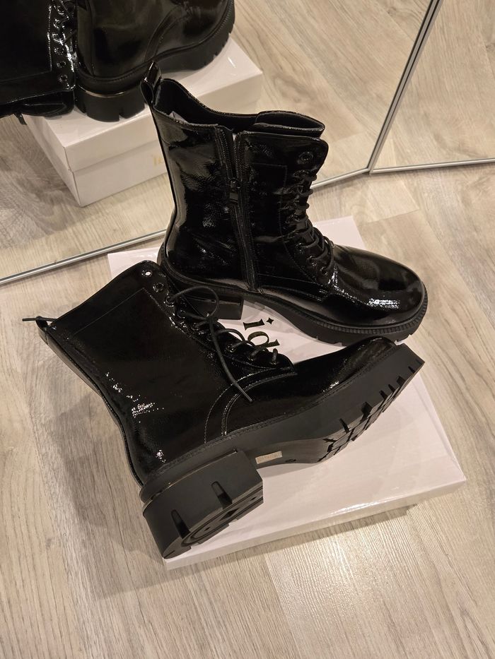 Bottines mi-hautes noires à lacets vernies P39 Ideal Shoes neuves - photo numéro 4