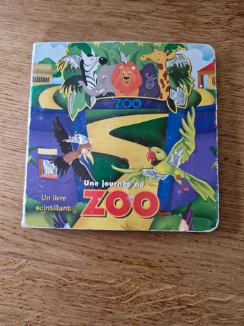 Livre cartonné.  Une journée au zoo
