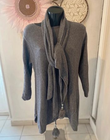 Ensemble pull long et écharpe gris  Un peu peluches