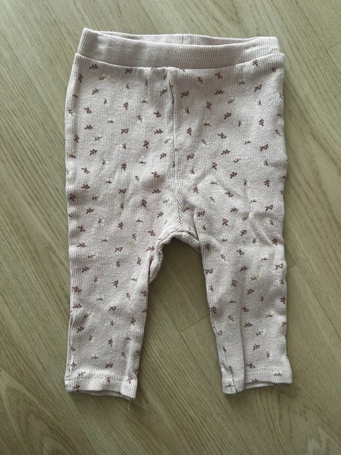 Legging à fleurs rose taille 9 mois Kiabi