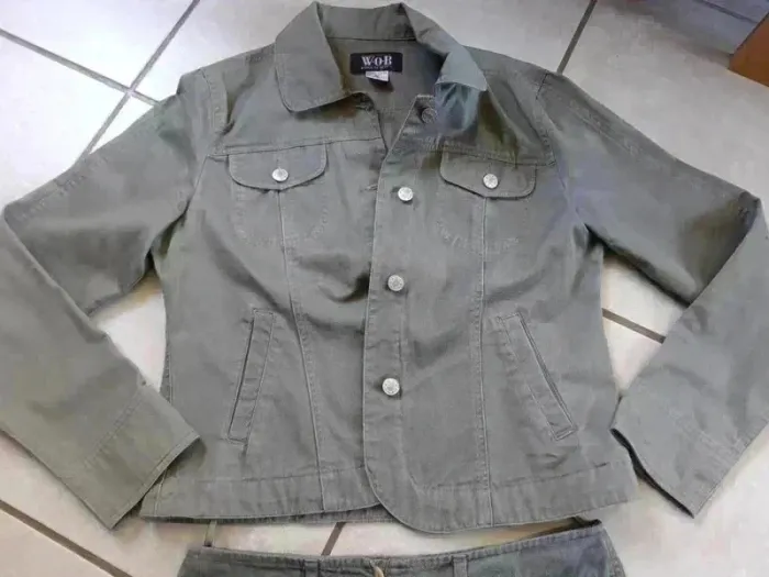 Ensemble Jupe courte et veste kaki taille 38/40 - photo numéro 5