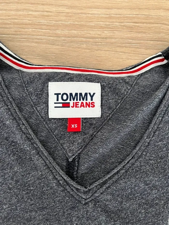 T-shirt gris avec logo brodé original Tommy - photo numéro 3