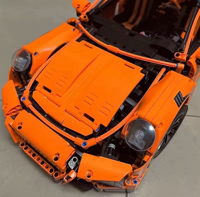 LEGO® Technic – Porsche 911 GT3 RS - photo numéro 10