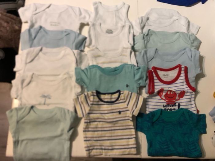 Lot de 15 bodies 3 mois