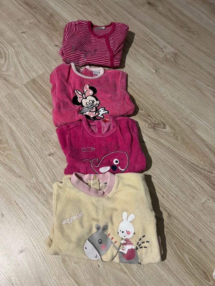 Lot 7 pyjamas velours 6 mois