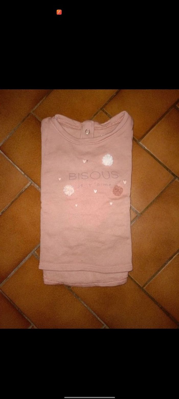 Pull rose pâle