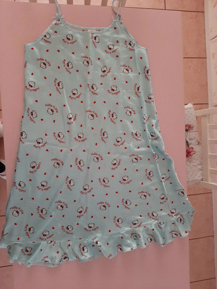 Ensemble chemise de nuit et peignoir Hello Kitty bleu ciel taille 14ans
