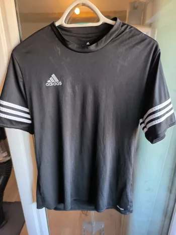 T-shirt adidas