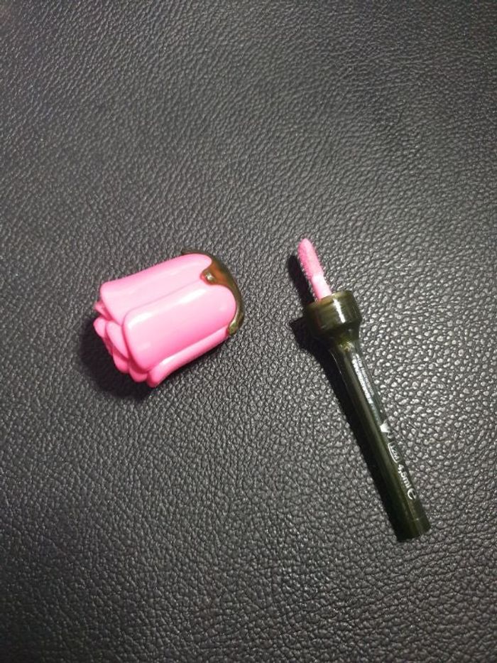 Gloss rose en forme de rose