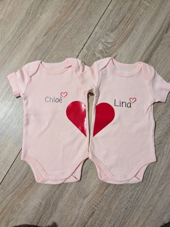 Bodies personnalisés duo cœur – idée cadeau jumeaux / sœurs