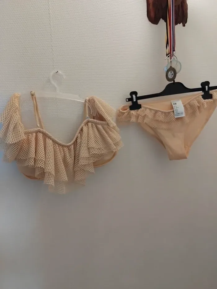 Maillots de bains deux pièces H&M haut 44 et bas 40 - photo numéro 16