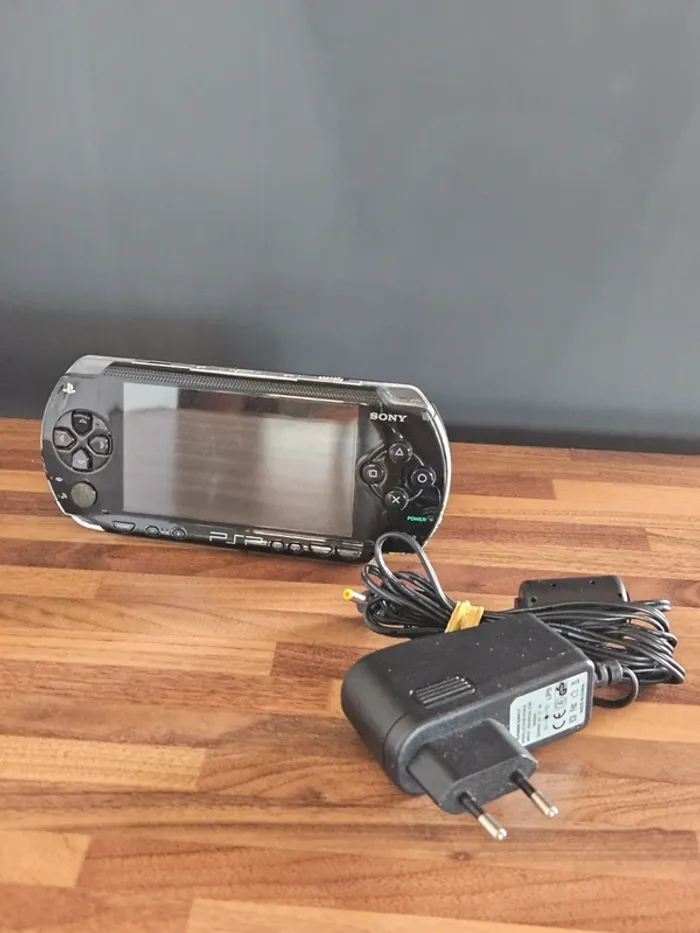 PSP Sony avec alimentation