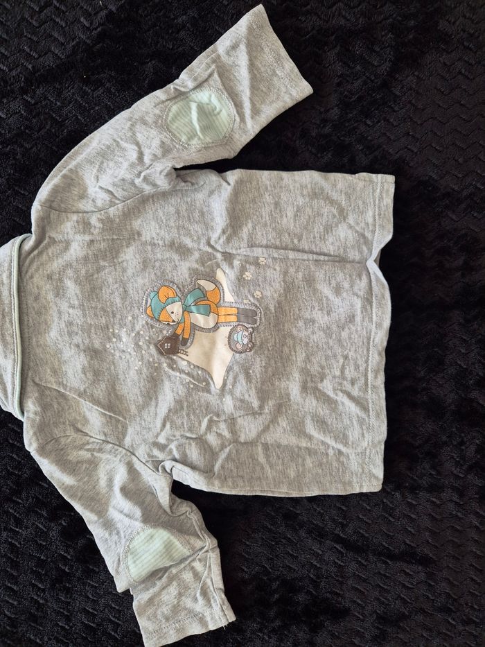 Lot 2 tee-shirts et 1 polo manches longues - photo numéro 5
