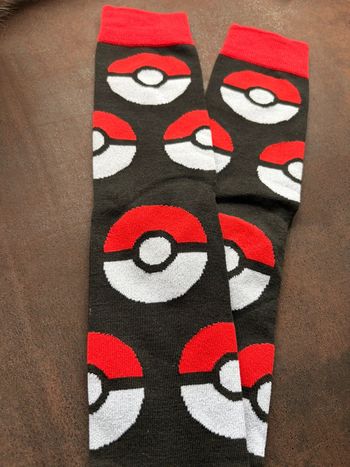 🧦 Chaussettes noires & rouges 🧦