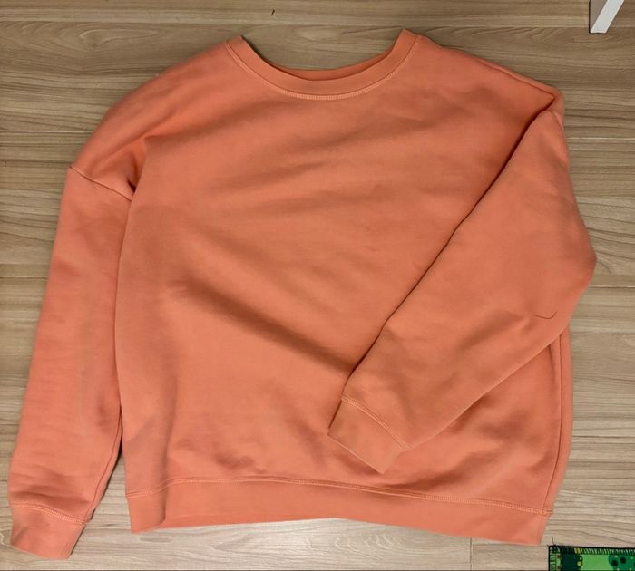 Joli sweat orange - photo numéro 2