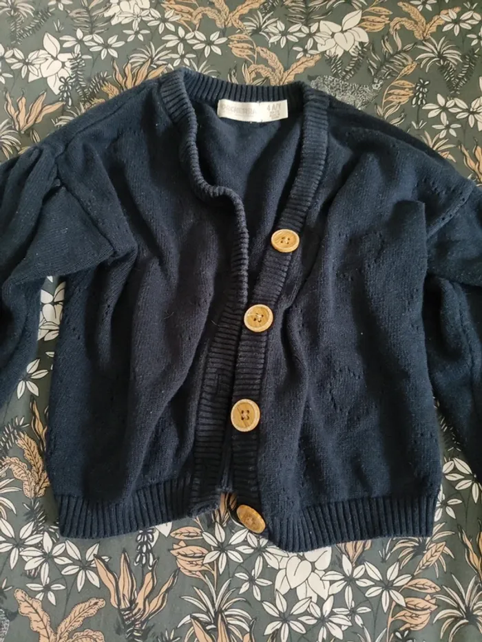 Pull bleu marine gilet à boutons avec strass motif coeur orchestra 104cm