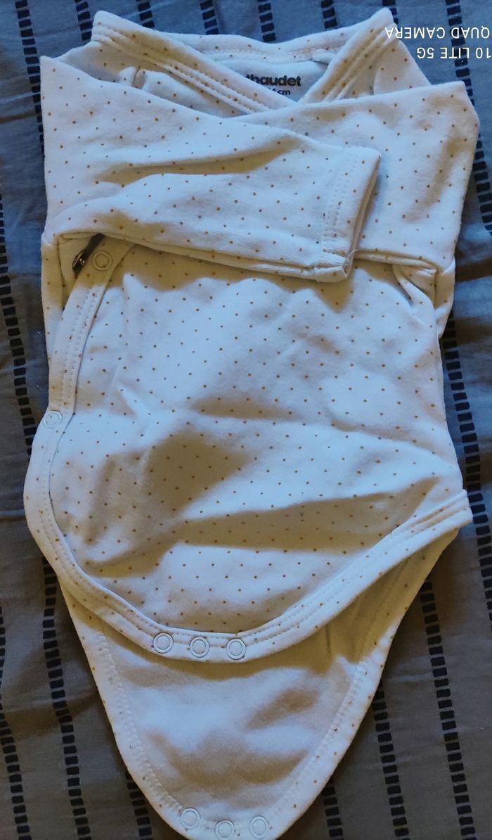 Lot 2 bodies 1 mois - photo numéro 2