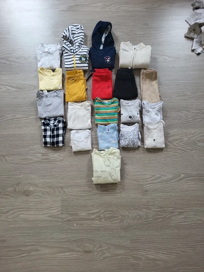 Lot vêtements 12 mois