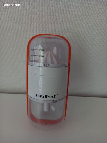Presse-agrumes manuel Nutrifresh