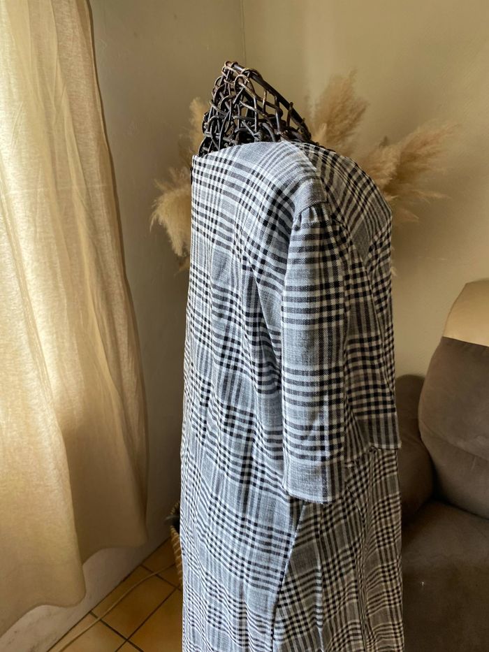 Jolie robe de chez Zara taille-40 - photo numéro 3