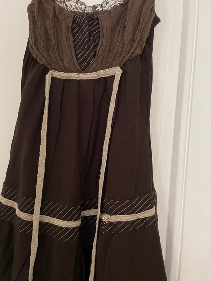 Robe marron en lin taille M marque Kosmika avec petite corde à nouer dans le dos - photo numéro 2