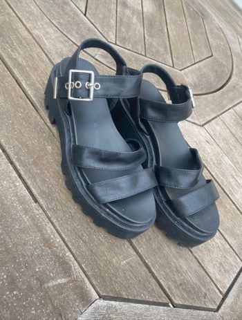 Sandales compensées noires