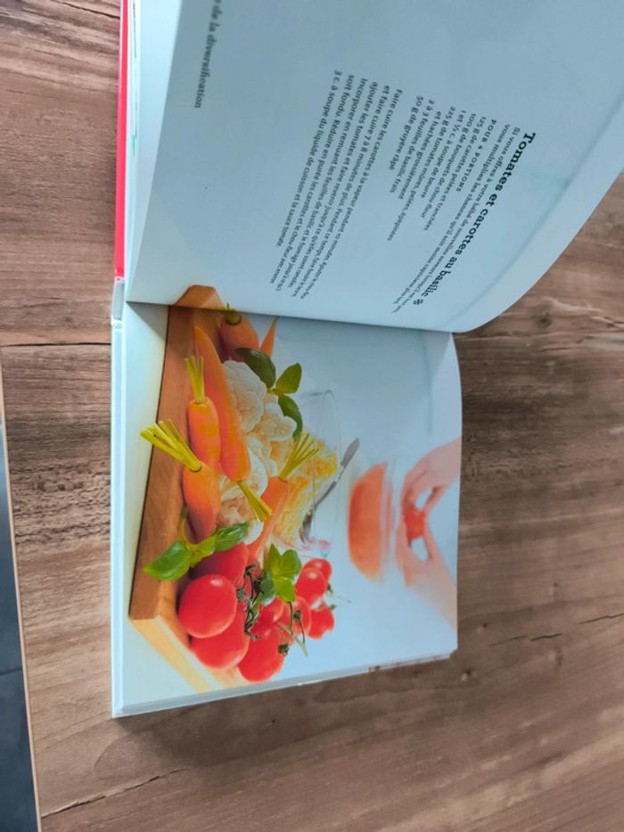 Livre Bébé mange de tout - photo numéro 2