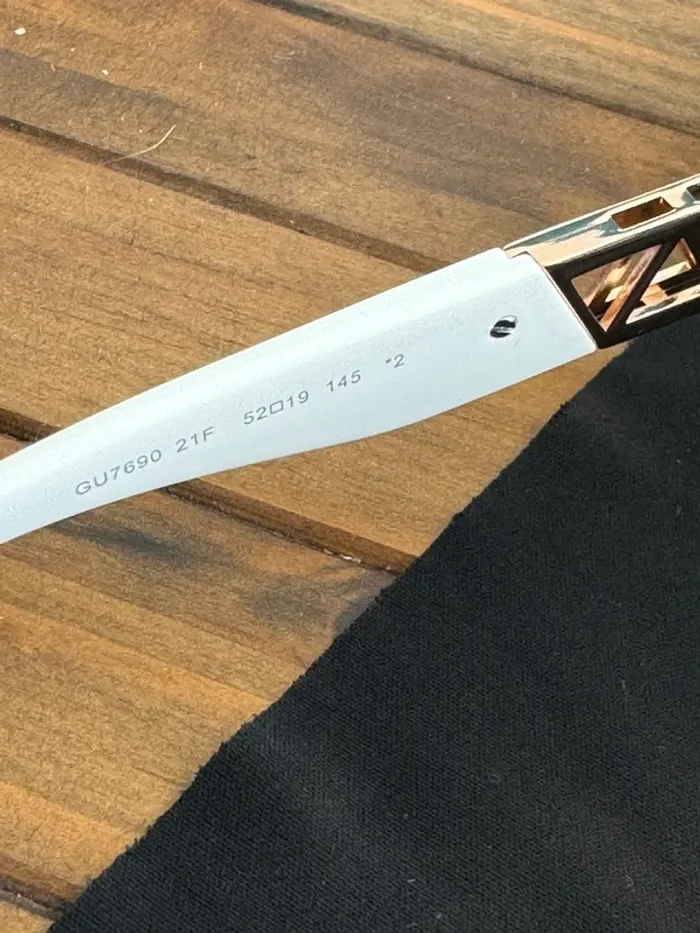 Superbes lunettes de soleil - photo numéro 6