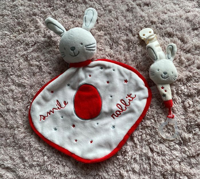 Doudou et accroche tétine Smile Rabbit