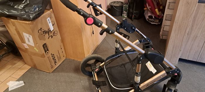 Poussette trio rose à vendre 300e - photo numéro 10