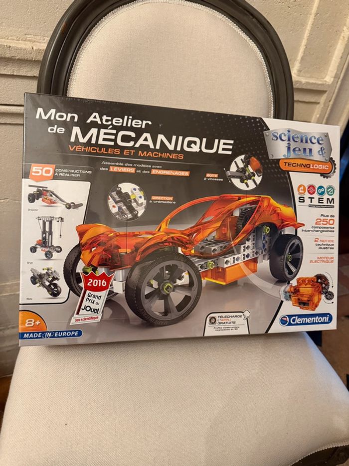 Coffret mon atelier mécanique véhicules et machines construction jeu voitures science Clémentoni