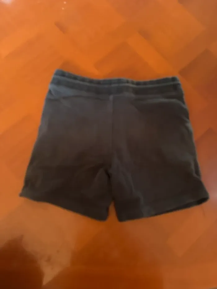 Short Teddy Smith, taille huit ans - photo numéro 4