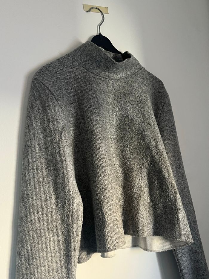 Col roulé gris Zara effet crop top