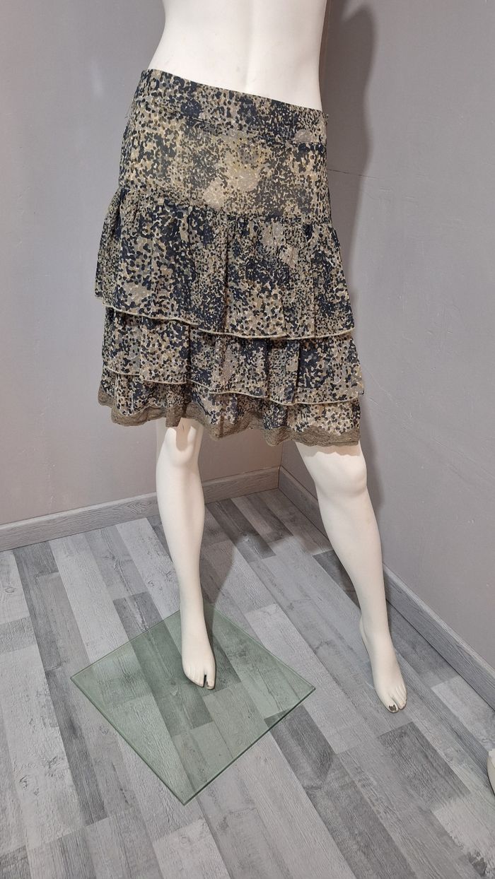 Jupe a froufrou taille 36 bon etat
