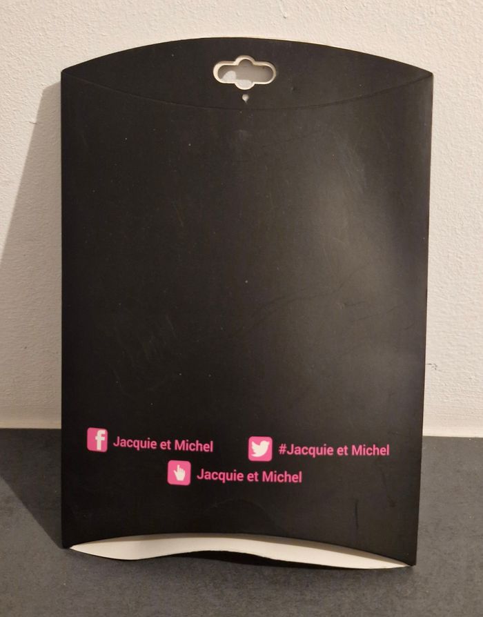 String neuf officiel Jacquie et Michel avec la boite officielle - photo numéro 3