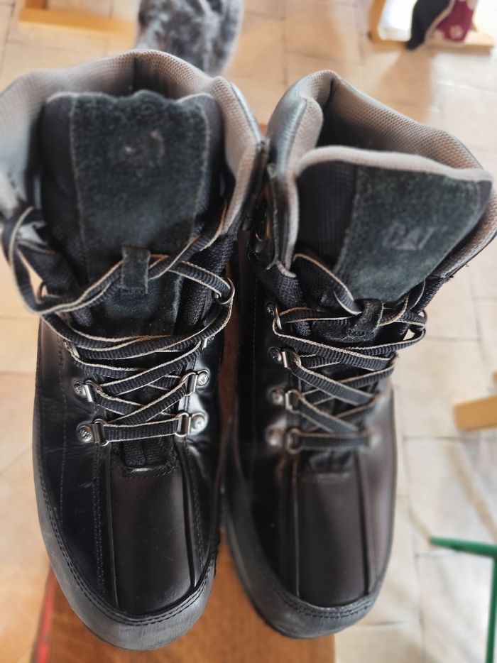 Chaussures montantes caterpillar noir taille 44 très peu porté - photo numéro 5