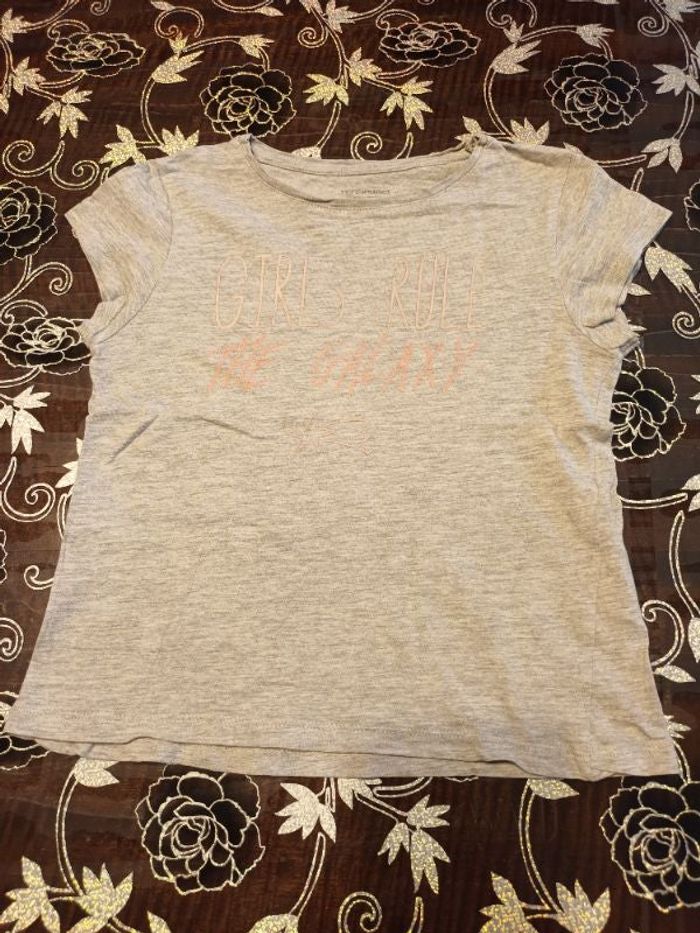 Tee-shirt manches courtes gris imprimé rose