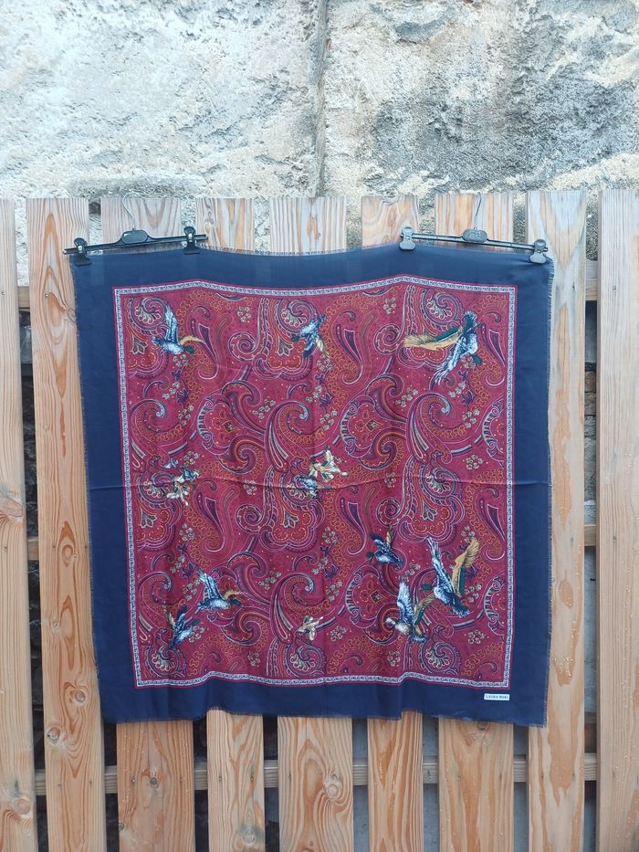 Grand foulard carré motifs canard Laura Mori