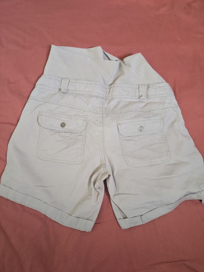 Deux pantalons de  grossesse et un short, taille L - photo numéro 8